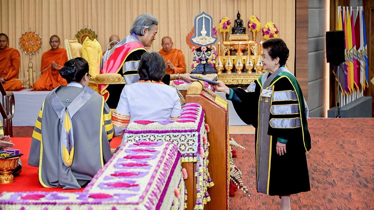 ปู๊ด! แพทองธาร ลุยเวียดนาม มุ่งมั่นนำพาไทยก้าวหน้า ท่ามกลางความท้าทายการเมือง