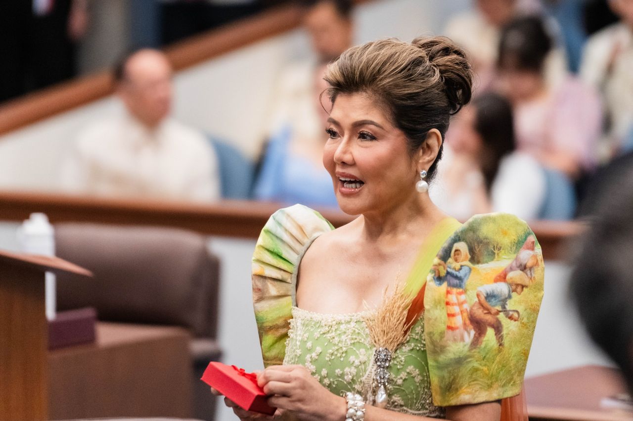 อิมี มาร์กอส พี่สาวของประธานาธิบดีเฟอร์ดินานด์  มาร์กอส จูเนียร์