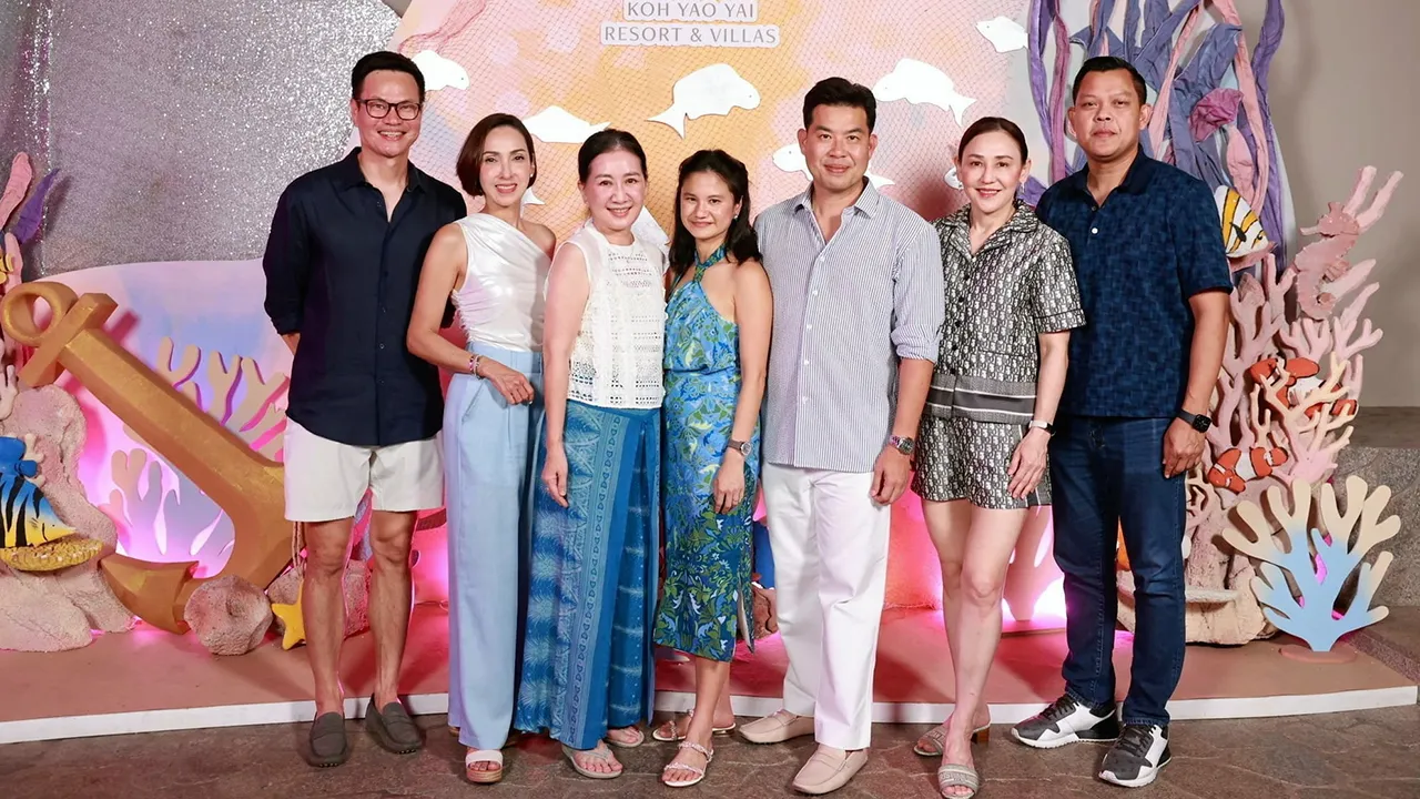 หนึ่งปี ศรคม กิจประสาน จัดงานฉลองครบรอบ 1 ปี อนันตรา เกาะยาวใหญ่ รีสอร์ท แอนด์ วิลล่าส์ รีสอร์ตสุดหรู โดยมี ดร.ธนกร วังบุญคงชนะ, ดร.แคทลีน มาลีนนท์, ศรีญา ยงสกุล, ศันสนีย์ แพรอาภรณ์ และ เจนนิส ยังพิชิต มาร่วมงานด้วย ที่เกาะยาวใหญ่ จ.พังงา วันก่อน.