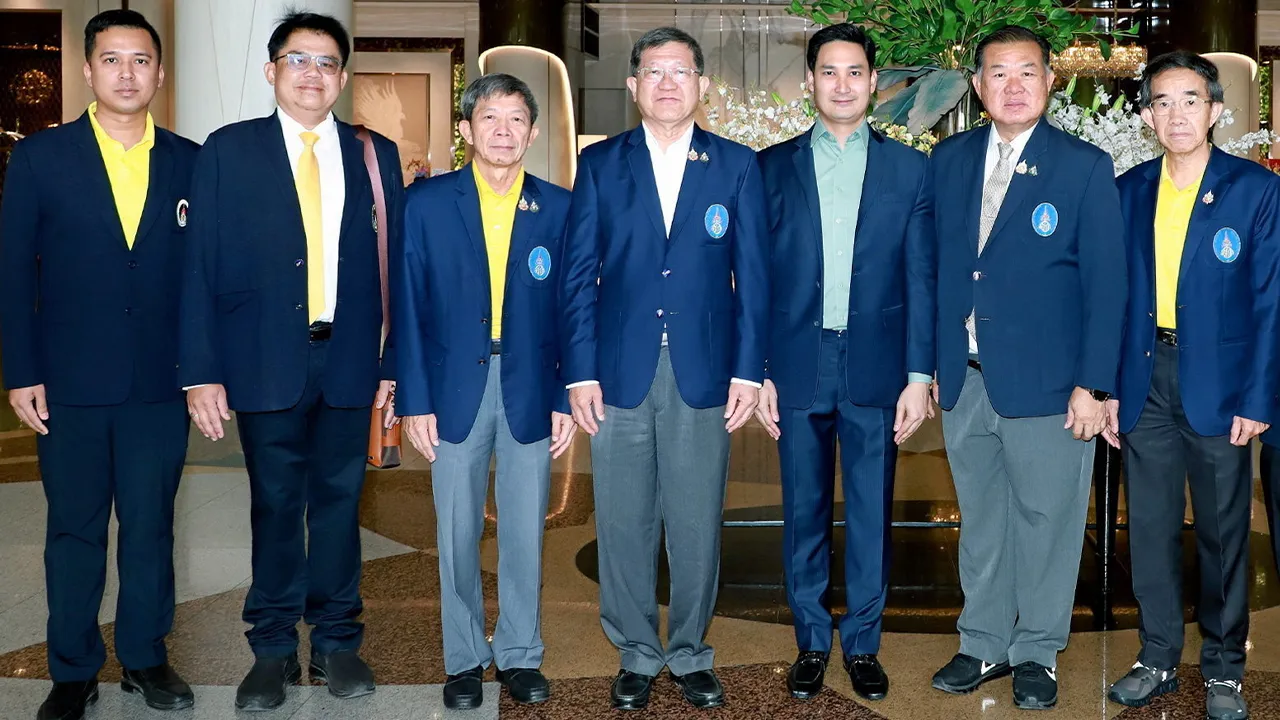 พัฒนาทีมนำ นพ.โสภณ เมฆธน เปิดการประชุมการพัฒนาทีมนำโรงพยาบาลสมเด็จพระยุพราช โรงพยาบาลชุมชนเฉลิมพระเกียรติและโรงพยาบาลชัยพัฒน์ โดยมี นพ.วันชัย สัตยาวุฒิพงศ์, นพ.มรุต จิรเศรษฐสิริ และ อนัคพล อิงคะกุล มาร่วมงานด้วย ที่โรงแรมมิราเคิล แกรนด์ วันก่อน.