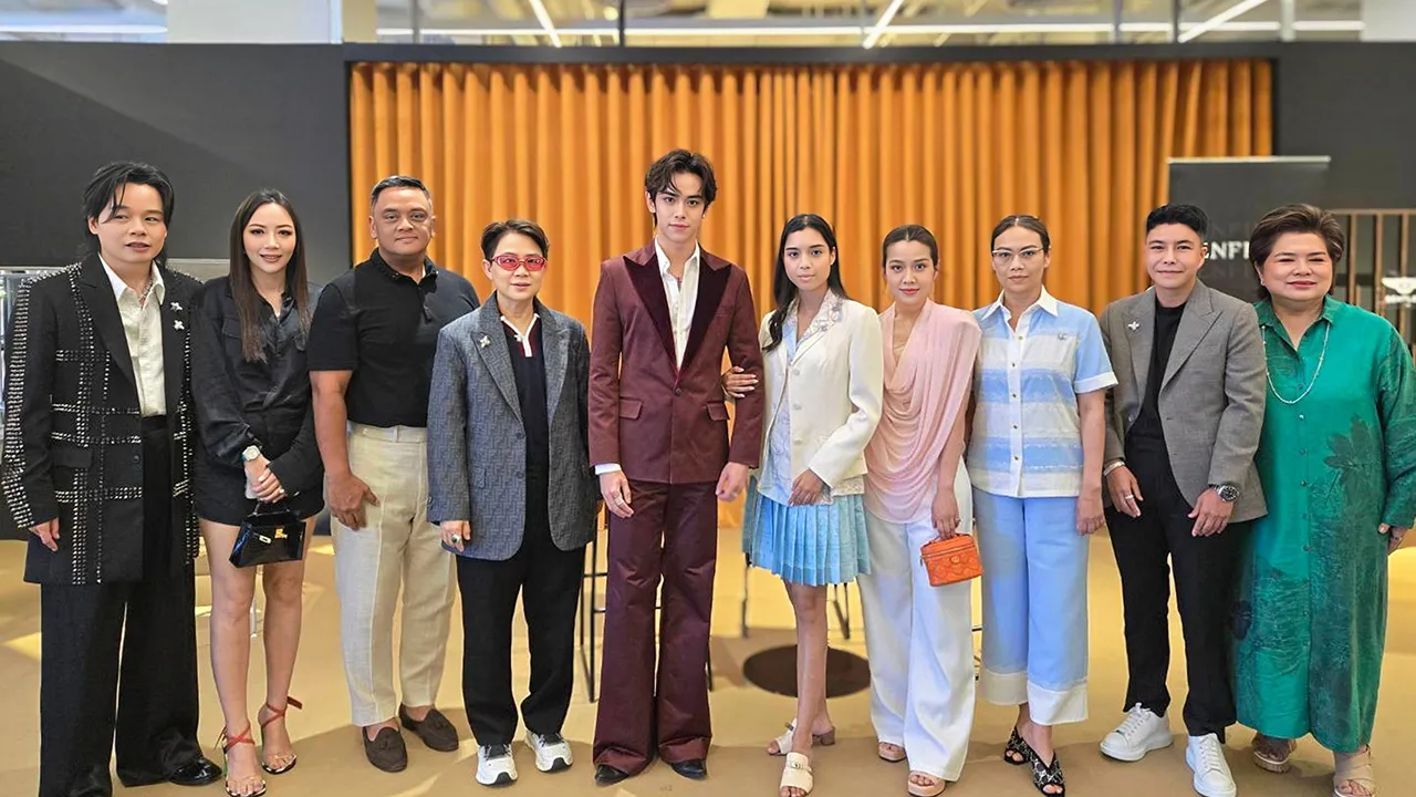 แต่งให้สวย สุริยน ศรีอรทัยกุล จัดกิจกรรมเวิร์กช็อป “Beauty Gems X Cenfinity” ให้ความรู้การมิกซ์แอนด์แมตช์เสื้อผ้าเครื่องประดับในชีวิตประจำวัน โดยมี ลภัส งามเชวง, นุชนาถระวีแสงสูรย์, สุพนิต วีระกุล และ วาทินี พรมวงศ์ มาร่วมงานด้วย ที่เซ็นทรัล ชิดลม วันก่อน.