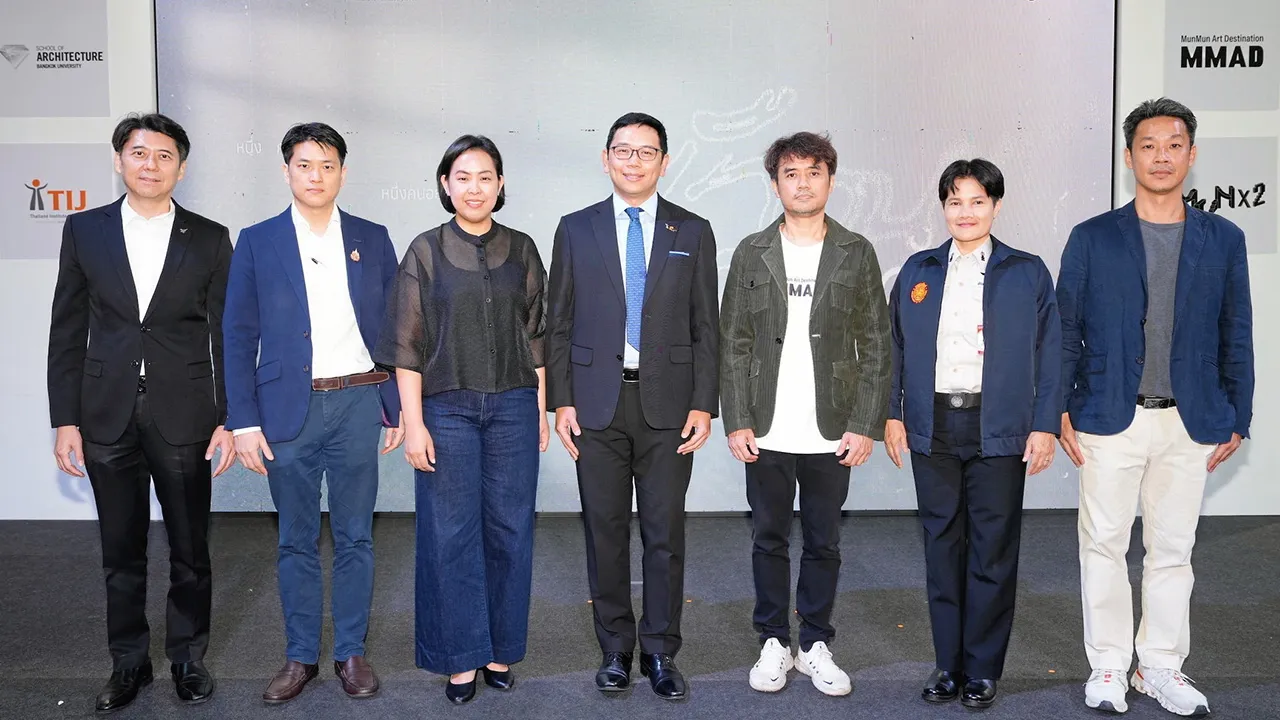 ตามไปชม ดร.พิเศษ สอาดเย็น, นริศ วุฒิสกนธิ์ และ ผศ.ดร.ฤทธิรงค์ จุฑาพฤฒิกร เปิด “เลือน-จำ” หนึ่งคนอยากจำ หนึ่งคนอยากเลือน นิทรรศการศิลปะร่วมสมัยสำรวจความสัมพันธ์ของเสรีภาพ ความทรงจำ และศักดิ์ศรีแห่งความเป็นมนุษย์ จัดถึง 10 ส.ค. ซีคอนสแควร์ วันก่อน.