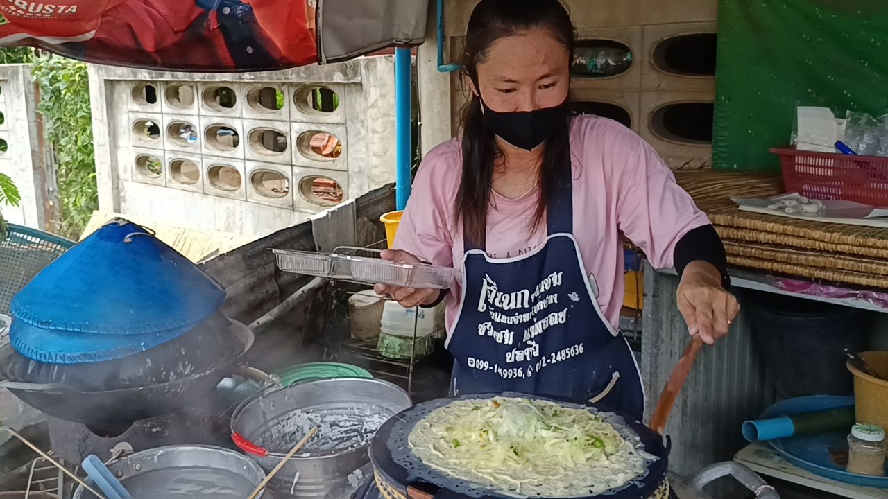 พี่จุ๋ม กาญจนา แสนตั้ง เจ้าของร้าน