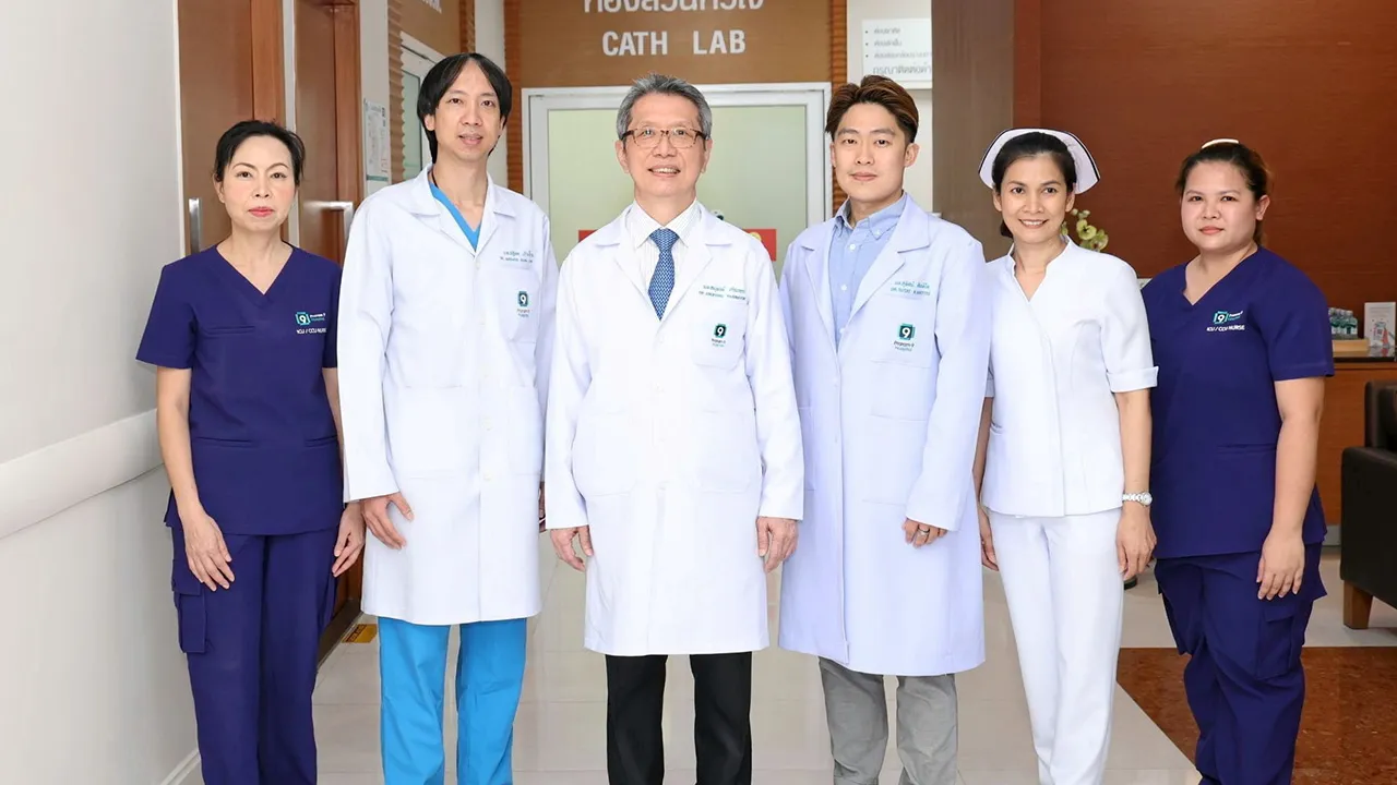 รับรักษา - นพ.อนุพงษ์ ปริณายก เปิดตัวภารกิจ “ดูแลหัวใจคุณ ด้วยหัวใจเรา” พร้อมแนะนำเทคโนโลยีการรักษาผู้ป่วยโรคหัวใจและหลอดเลือดผ่านเครื่องมือทันสมัยมาตรฐานสากล โดยมี นพ.ณัฐพล เก้าเอี้ยน และ นพ.สุทัศน์ คันติโต มาร่วมงานด้วย ที่โรงพยาบาลพระรามเก้า วันก่อน.