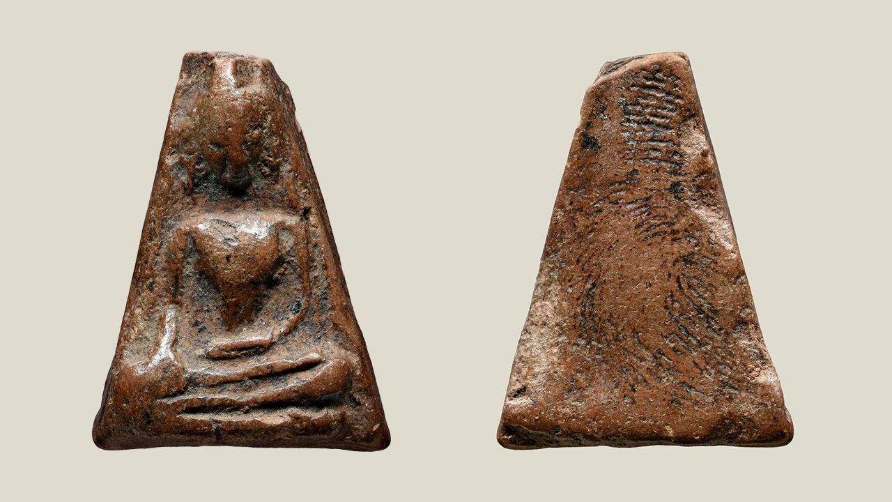 พระผงสุพรรณ พิมพ์หน้าแก่ กรุวัดพระศรีรัตนมหาธาตุ ของเกื้อกูล มานะสัมพันธ์กุล.