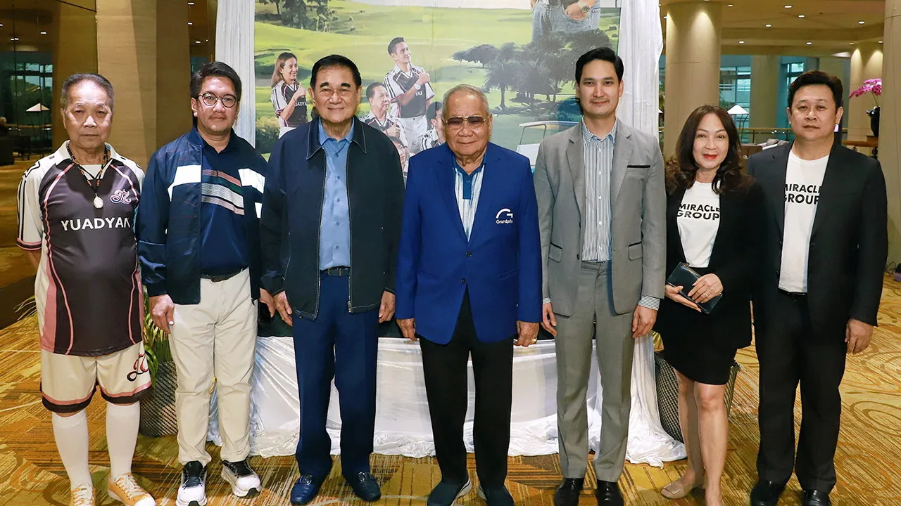 27 ขวบ ดร.อัศวิน อิงคะกุล มาร่วมแสดงความยินดีแก่ ดร.ปราจิน เอี่ยมลำเนา ในโอกาสครบรอบปีที่ 27 หนังสือพิมพ์ยวดยาน โดยมี พีระพงศ์ เอี่ยมลำเนา, อนัคพล อิงคะกุล, ธนิต รัตนถิรวรรณ และ นาถวีณา ล้อมทรัพย์ มาร่วมงานด้วย ที่โรงแรมมิราเคิล แกรนด์ วันก่อน.