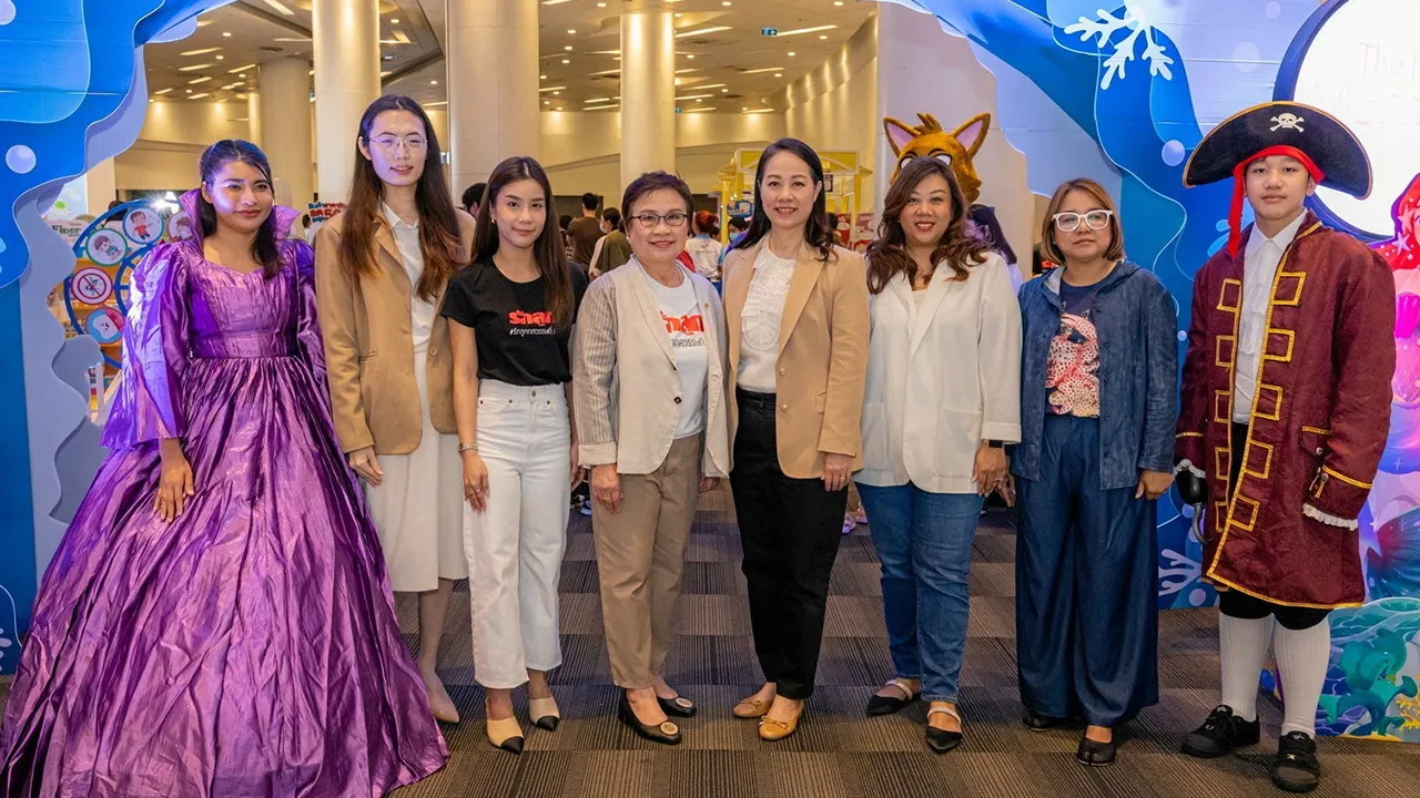 สำหรับเด็ก ชนิดา อินทรวิสูตร, จารวี กิติศักดิขจร และ มยุรี กาญจนมัจฉา เปิดงาน “รักลูก Tales & Plays 2025” มหกรรมนิทานเวทีสำหรับเด็ก มอบประสบการณ์ความสุขกับ 2 นิทานดัง โดยมี ปราณปริยา อินทรวิสูตร และ ภก.ชาครินทร์ สื่อจินดาภรณ์ มาร่วมงานด้วย ที่เซ็นทรัล เวสต์เกต วันก่อน.