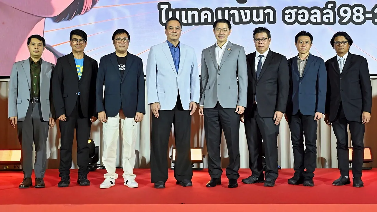 อย่าพลาด ธรรมรัตน์ โชควัฒนา และ พิภพ โชควัฒนา แถลงข่าวการจัด “สหกรุ๊ป แฟร์ & เฟส” ครั้งที่ 29 งานจำหน่ายสินค้าเครือสหพัฒน์ราคาพิเศษ ระหว่างวันที่ 26-29 มิ.ย.ที่ไบเทค บางนา โดยมี สรโชติ อำพันวงษ์ มาร่วมแถลงด้วย ที่คิงบริดจ์ ทาวเวอร์ วันก่อน.