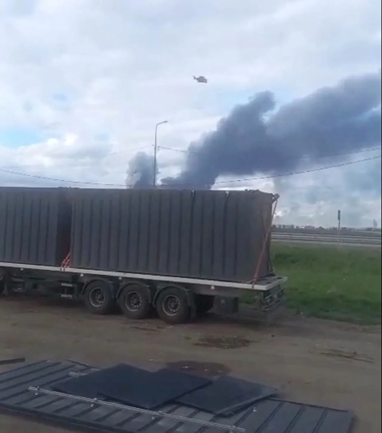 โดรนถูกส่งออกจากช่องลับไปโจมตีฐานทัพอากาศของรัสเซีย