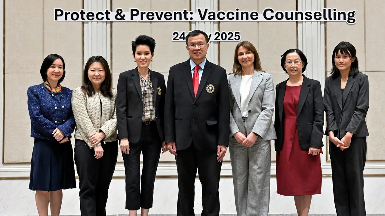 สร้างภูมิ รศ.นพ.ภิรุญ มุตสิกพันธุ์ และ มาเรีย คริสติช จัดประชุมวิชาการ “Protect & Prevent Vaccine Counselling” เพื่อส่งเสริมการสร้างภูมิคุ้มกันโรคติดเชื้อในผู้สูงอายุ โดยมี ศ.พญ.ศศิโสภิณ เกียรติบูรณกุล มาร่วมประชุมด้วย ที่โรงแรมอีสติน แกรนด์ พญาไท วันก่อน.