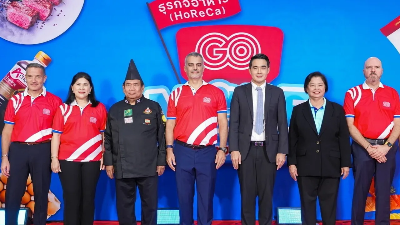 ช่วยร้านอาหาร กรนิจ โนนจุ้ย รองอธิบดีกรมการค้าภายใน เปิดกิจกรรม “HoReCa GO MORE โปรแรง ขายง่าย กำไรงาม” เพื่อสนับสนุนผู้ประกอบการร้านอาหารสู้พิษเศรษฐกิจ โดยมี ริคาร์โด้ เบารอตโต้ และ ซันนี่ ซิดิค มาร่วมงานด้วย ที่โก โฮลเซลล์ สาขาศรีนครินทร์ วันก่อน.