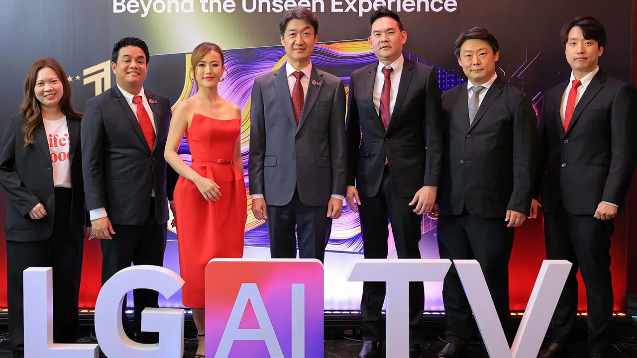 เอไอ TV ซองฮัน จอง เปิดตัว “LG AI TV” ด้วยระบบ AI เรียนรู้และจดจำพฤติกรรมการรับชม พร้อมแนะนำคอนเทนต์และปรับแต่งภาพ เสียงให้สมบูรณ์แบบอัตโนมัติ โดยมี อำนาจ สิงหจันทร์, มานพ พาหิระ และ สรานี สงวนเรือง มาร่วมงานด้วย ที่โรงแรมเรเนซองส์ วันก่อน.