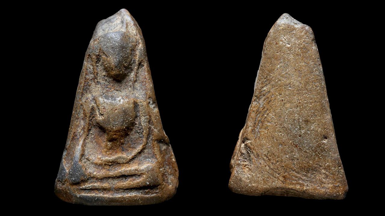 พระผงสุพรรณ พิมพ์หน้ากลาง กรุวัดพระศรีรัตนมหาธาตุ ของพรรคคูวิบูลย์ศิลป์.