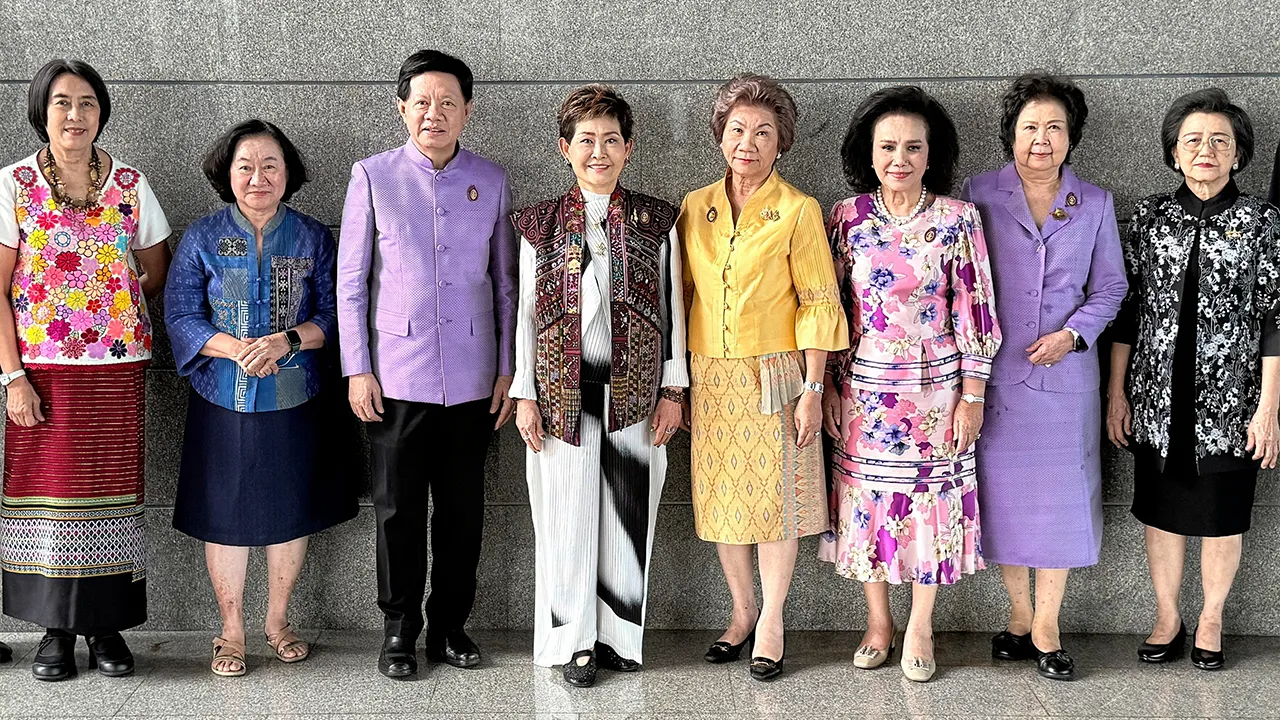 วางแผนงาน คุณหญิงณัฐิกา วัธนเวคิน อังอุบลกุล จัดประชุมใหญ่สามัญ สภาองค์การพัฒนาเด็กและเยาวชน เพื่อหารือแนวทางการทำงานและแผนงานประจำปี 2568 โดยมี ลัดดาวัลย์ จงวิศาล, อุไร คุณานันทกุล และ สุรวัฒน์ ชมภูพงษ์ มาร่วมประชุมด้วย ที่สโมสรทหารบก วันก่อน.