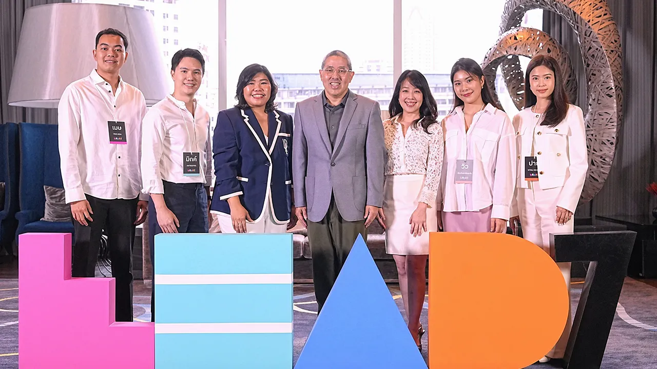 รุ่น 7 - อิศเรศ จิราธิวัฒน์, มณีจันทร์ สมิทธิสมบูรณ์ และ ผศ.ปิติพีร์ รวมเมฆ เปิดหลักสูตร LEAD รุ่นที่ 7 เพื่อให้ผู้ประกอบการรุ่นใหม่สร้างธุรกิจเติบโตอย่างยั่งยืน โดยมี คมชาญ ขุนเศษฐ และ พันธ์ทิพย์ ดีเจริญ มาร่วมอบรมด้วย ที่โรงแรมเซ็นทาราแกรนด์ เซ็นทรัลเวิลด์ วันก่อน.