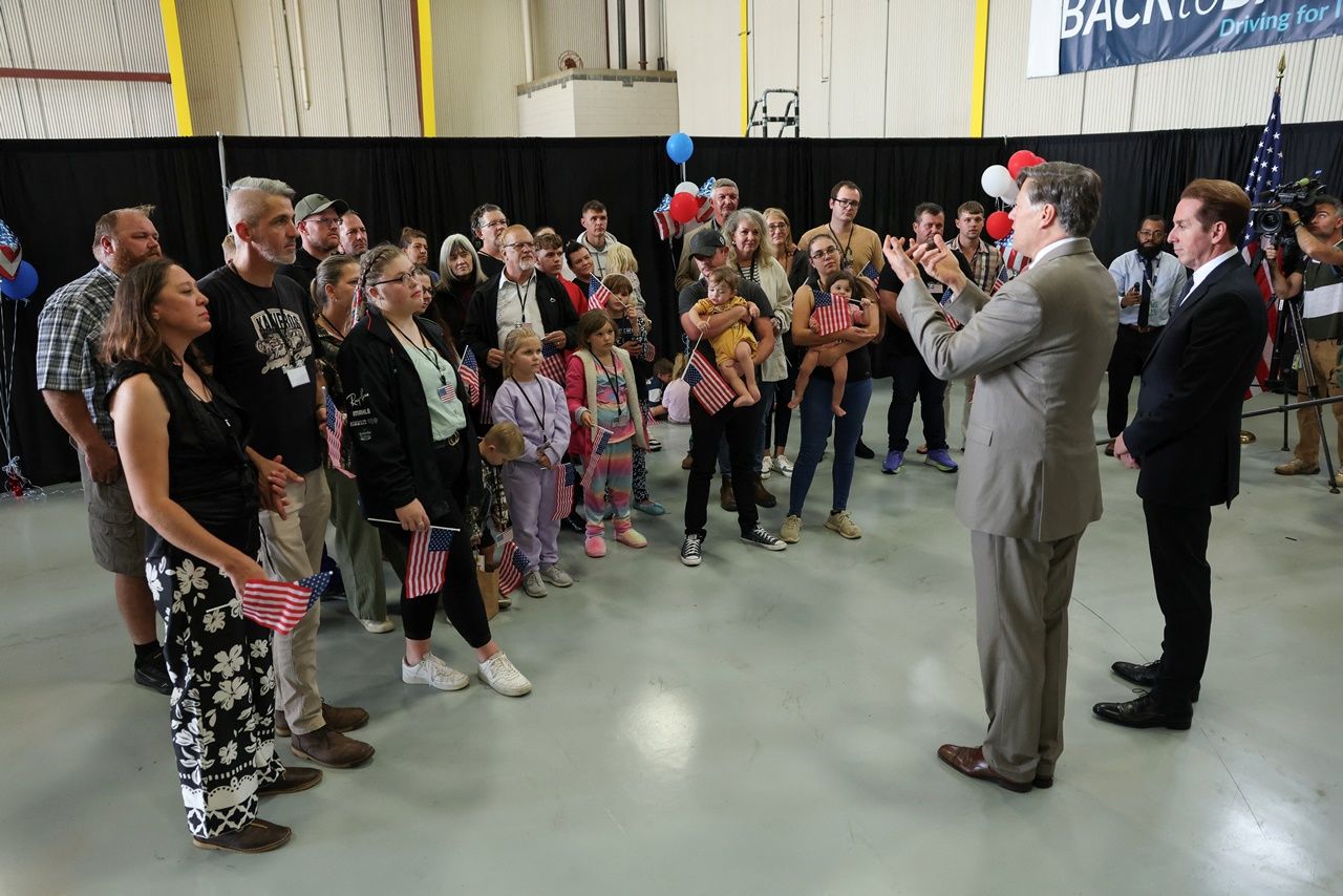 ชาวอาฟริกาเนอร์ขอลี้ภัยในสหรัฐฯ