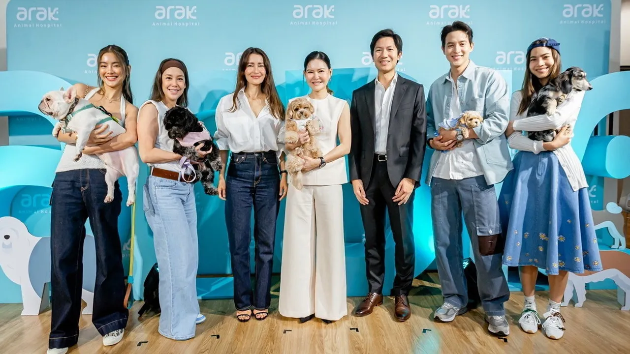 แม่นยำ สพ.ญ.ทัศวรินทร์ กาญจนฉายา และ พีร สุคนธรักษ์ เปิดตัว “ARAK’S ADVANCED MRI & IMAGING CENTER” ศูนย์รังสีวินิจฉัยสัตว์เลี้ยงด้วยเทคโนโลยี MRI และ CT Scan โดยมี แอน ทองประสม และ จิรายุ ตั้งศรีสุข มาร่วมงานด้วย ที่โรงพยาบาลสัตว์อารักษ์ ทองหล่อ วันก่อน.