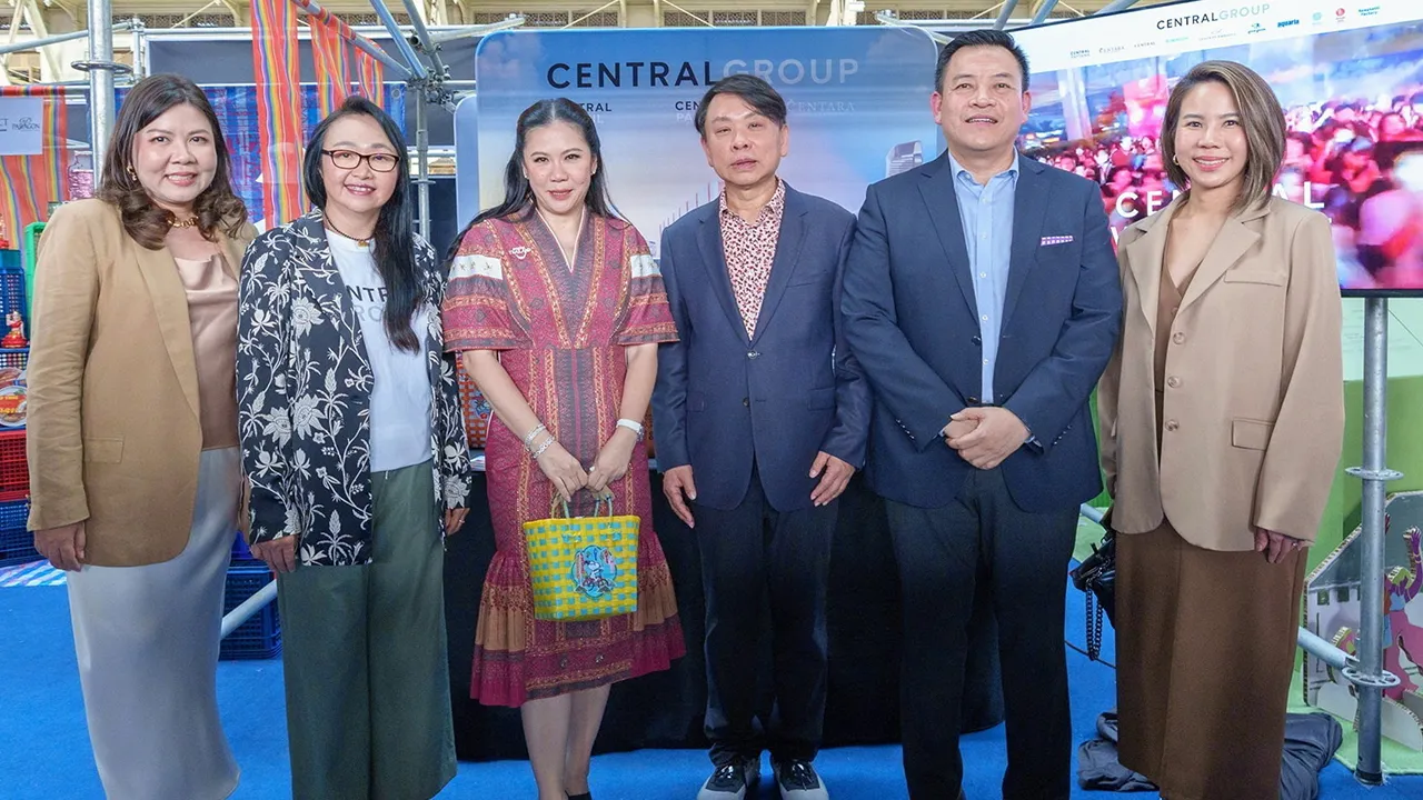 ตามไปช็อป ฐาปนีย์ เกียรติไพบูลย์ เปิดโครงการ “Amazing Thailand Grand Sale 2025” มอบประสบการณ์การช็อปปิ้งเหนือระดับให้นักท่องเที่ยวทั้งไทยและต่างชาติ จัดถึง 15 ส.ค. โดยมี ดร.ณัฐกิตติ์ ตั้งพูนสินธนา และ อัจฉรา วิสุทธิวงศ์รัตน์ มาร่วมงานด้วย ที่สถานีรถไฟกรุงเทพ วันก่อน.