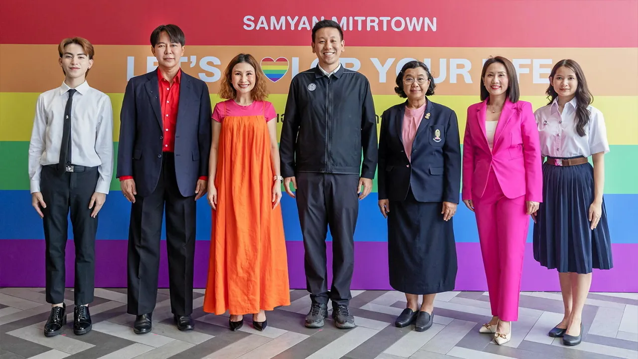 ภาคภูมิใจ - ศานนท์ หวังสร้างบุญ และ จารุวรรณ งาพานิชวัฒน์ จัดกิจกรรม “Let’s Color Your Life ทุกเฉดสีของความภาคภูมิใจ” เพื่อร่วมฉลองเดือนแห่งความหลากหลาย โดยมี ศ.ดร.ขำคม พรประสิทธิ์ และ ดร.นรเทพ ชูพูล มาร่วมงานด้วย ที่สามย่านมิตรทาวน์ วันก่อน.