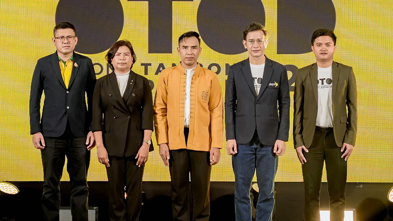 ใช้ดิจิทัล - วีรพงศ์ ฤทธิ์รอด รอง ผวจ.เชียงใหม่ เปิดกิจกรรม “Accelerate Digital Agriculture” ครั้งที่ 6 เพื่อส่งเสริมให้เกิดการใช้เทคโนโลยีและนวัตกรรมดิจิทัลด้านการเกษตรให้เกษตรกร โดยมี ปรีสาร รักวาทิน และ บุญทวี ดวงนิราช มาร่วมงานด้วย ที่ สนง.ดีป้า จ.เชียงใหม่ วันก่อน.