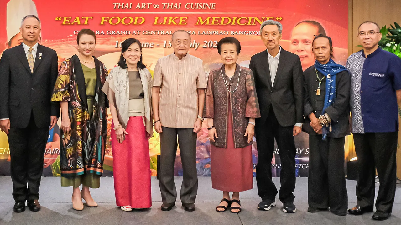 ซอฟต์พาวเวอร์ ดร.สุเมธ ตันติเวชกุล เปิดงาน “Splash Hotel Soft Power Showcase 2025” เพื่อแนะนำภาพวาดและอาหารไทยสู่สายตานักท่องเที่ยวชาวต่างประเทศ โดยมี ศ.พญ.สมศรี เผ่าสวัสดิ์ และ สุพัตรา จิราธิวัฒน์ มาร่วมงานด้วย ที่โรงแรมเซ็นทาราแกรนด์ ลาดพร้าว วันก่อน.