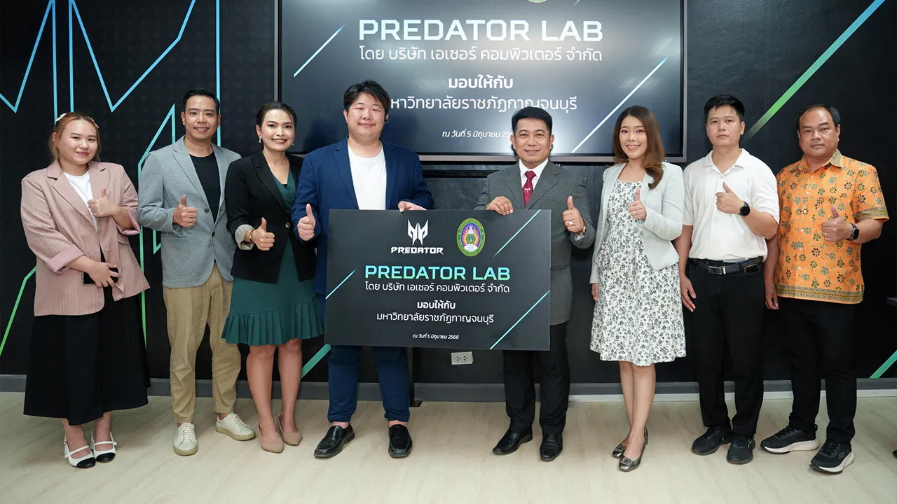 ห้องคอมพิวเตอร์ - ณภัทร แสงประชาธนารักษ์ มอบ “Predator Lab” ห้องปฏิบัติการคอมพิวเตอร์ ให้ วีระวัฒน์ อุดมทรัพย์ เพื่อให้นักศึกษาได้ใช้ Acer Predator Orion 3000 สมรรถนะสูงรองรับการใช้งานหลากหลาย โดยมี แพรว พิมพ์โพธิ์ มาร่วมในพิธีด้วย ที่ ม.ราชภัฏกาญจนบุรี วันก่อน.