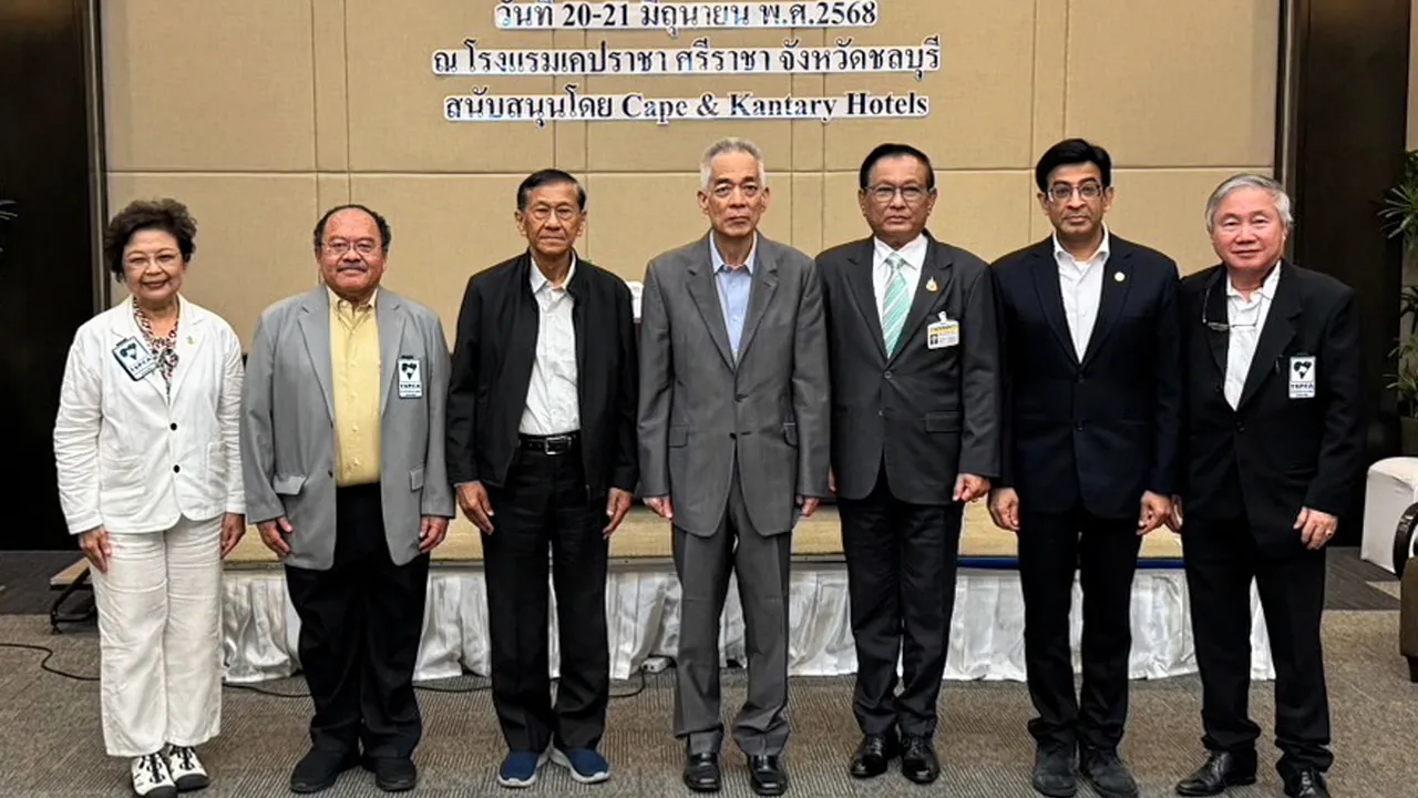 มีเมตตา ธีระพงศ์ ปังศรีวงศ์ จัดงานสัมมนาเครือข่ายผู้รักสัตว์ ครั้งที่ 13 หัวข้อ “เมตตาให้สัตว์ด้วยความรับผิดชอบ” โดยมี พล.ต.ต.อังกูร คล้ายคลึง, รศ.น.สพ.ปานเทพ รัตนากร, รศ.ดร.วรากรณ์ สามโกเศศ และ รศ.นพ.สุริยเดว ทรีปาตี มาร่วมงานด้วย ที่โรงแรมเคปราชา ศรีราชา วันก่อน.