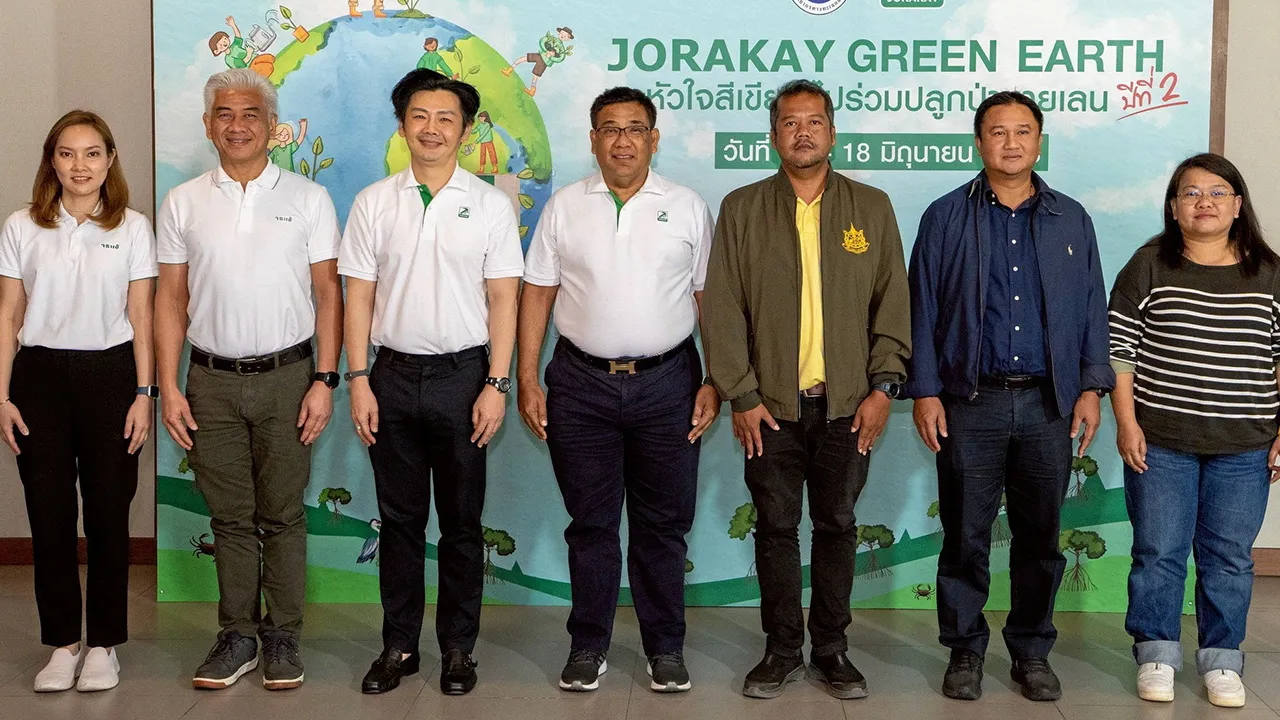 ปลูกป่า ศุภพงษ์ เพชรสุทธิ์ จัดโครงการ “Jorakay Green Earth พาหัวใจสีเขียวไปร่วมปลูกป่า” ปีที่ 2 พร้อมตรวจสอบและประเมินผลป่าชายเลนอย่างเป็นระบบ โดยมี วรพจน์ ตั้งมนัสวงศ์, วิกิจกันฉาย, ธีรพงศ์ สังขอินทร์ และ นธร หยังหลัง มาร่วมงานด้วย ที่โรงแรมเรือรัษฎา จ.ตรัง วันก่อน.
