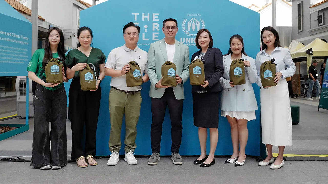 บ้านปลอดภัย - คงธวัช พงษ์ศักดิ์ และ อรุณี อัชชะกุลวิสุทธิ์ จัดนิทรรศการ “Safe Place, Shared Space” เพื่อให้เข้าใจและเรียนรู้เรื่องราวของบ้านที่ปลอดภัย โดยมี กฤตินาท–เกษมา อิศรางกูร ณ อยุธยา และ กุลิสรา นินเนินนนท์ มาร่วมงานด้วย ที่เดอะเซอร์เคิล ราชพฤกษ์ วันก่อน.