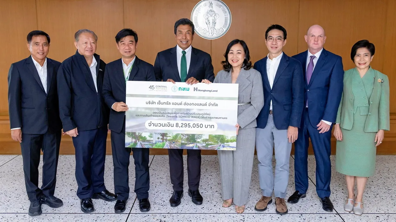 จากเซ็นทรัล - วัลยา จิราธิวัฒน์, ชนวัฒน์ เอื้อวัฒนะสกุล และ วิลเลี่ยม ไบรท์ มอบเงินจำนวน 8,295,050 บาท ให้ อิทธิพล อิงประสาร เพื่อใช้ในการปรับปรุงภูมิทัศน์และทางเดินเท้าซอยสมคิด โดยมี รศ.ชัชชาติ สิทธิพันธุ์ และ รุจิเรศ นีรปัทมะ มาร่วมในพิธีด้วย ที่ศาลาว่าการ กทม. วันก่อน.