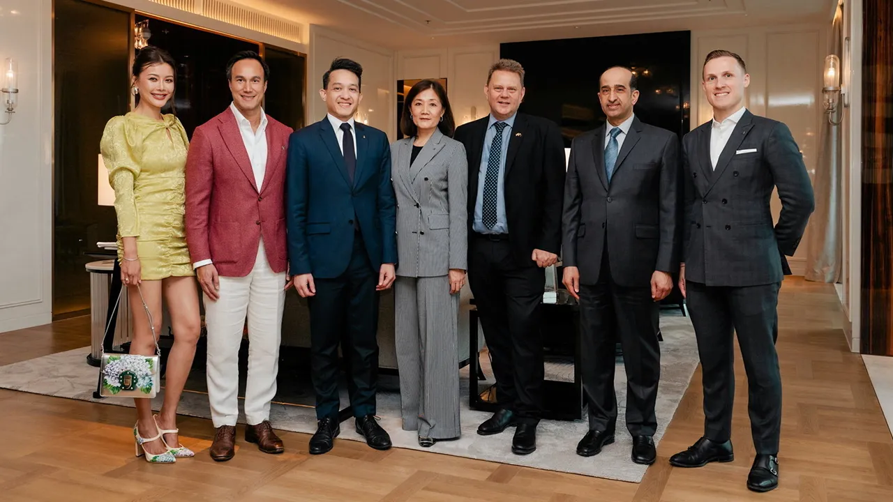 ห้องสวีท - ทีน่า ลิว เปิดตัว “The Ritz-Carlton Suite” ห้องสวีทขนาด 439 ตารางเมตร สะท้อนถึงความสง่างามและสไตล์เหนือระดับ โดยมี เอเดรียน เจนซ์, อับดุลอาซิซ มูฮัมหมัด อัล–มุฟตาห์, เคลมองต์ ลาร์ และ ชลลดา สิริสันต์ มาร่วมงานด้วย ที่โรงแรมเดอะ ริทซ์-คาร์ลตัน วันก่อน.