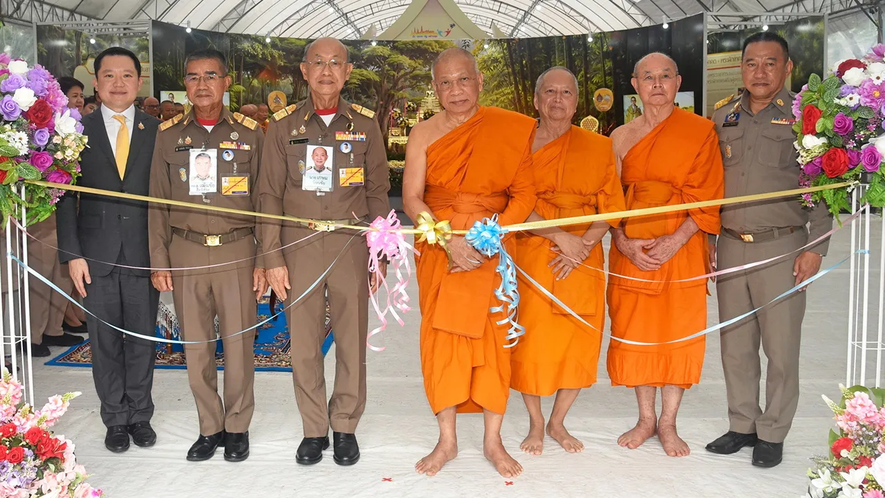 ทุนพระสงฆ์ สมเด็จพระมหาวีรวงศ์ เป็นประธานเปิดกิจกรรม “สืบสานงานพ่อ ต่อยอดทุนเล่าเรียนหลวงสำหรับพระสงฆ์ไทย” โดยมี พระพรหมบัณฑิต, นพ.เกษม วัฒนชัย, พล.อ.เฉลิมชัย สิทธิสาท, อินทพร จั่นเอี่ยม และ ฐาปน สิริวัฒนภักดี มาร่วมงานด้วย ที่พุทธมณฑล วันก่อน.