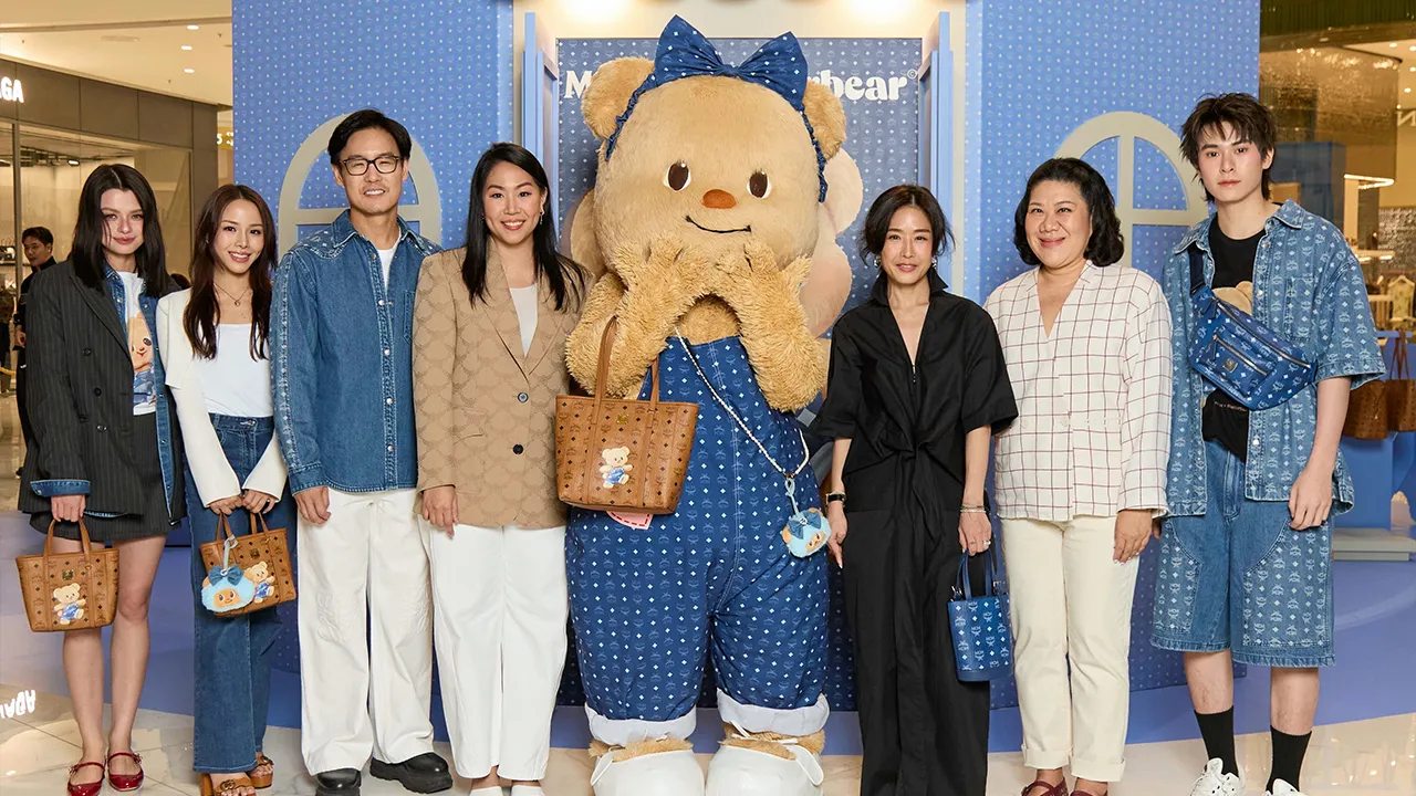 น่ารักจัง สลิล สุญาณเศรษฐกร เปิดตัวคอลเลกชัน “MCM x Butterbear” ถ่ายทอดงานออกแบบผสานความหรูหราและความสนุกสนานได้อย่างลงตัว โดยมี โอฬาร ปุ้ยพันธวงศ์, สุวดี พึ่งบุญพระ, กุณฑิณี ไกรฤกษ์ และ ธนาภา ปางพุฒิพงศ์ มาร่วมงานด้วย ที่ไอคอนสยาม วันก่อน.