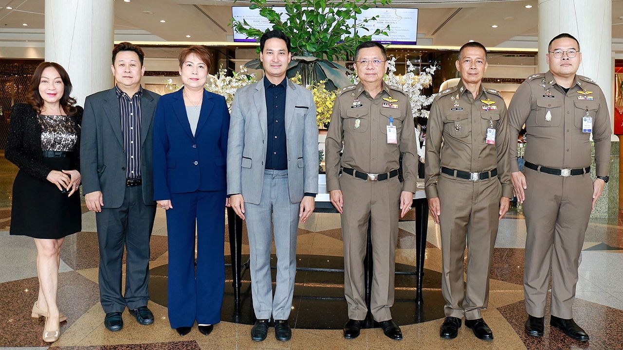 ป้องกัน พล.ต.ท.สิทธิชัย โล่กันภัย ผบช.สำนักงานยุทธศาสตร์ตำรวจ เปิดโครงการอบรมเพื่อเพิ่มประสิทธิภาพการปฏิบัติงานของเจ้าหน้าที่ตำรวจผู้ปฏิบัติงานชุมชนสัมพันธ์และการมีส่วนร่วมของประชาชน ในการป้องกันอาชญากรรม รุ่นที่ 2 โดยมี อนัคพล อิงคะกุล ให้การต้อนรับ ที่โรงแรมมิราเคิล แกรนด์ วันก่อน.