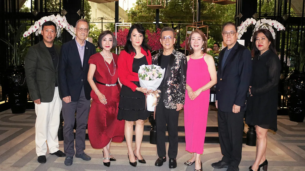 65 ขวบ ณิชยา ชัยวิสุทธิ์ จัดงานเลี้ยงฉลองในโอกาสครบรอบ 65 ปี พิศณุสตูดิโอและแกลเลอรี่โดยมี เจตนา–ดร.สุภี พงษ์พานิช, แอนดรูว์–ดร.ศรีศุภางค์ มอริส, ดร.สมศักดิ์ ชลาชล, อาธร ชินาลัย และ กุลปราณี สาวะรีพล มาร่วมงานด้วย ที่โรงแรมสินธร เคมปินสกี้ วันก่อน.