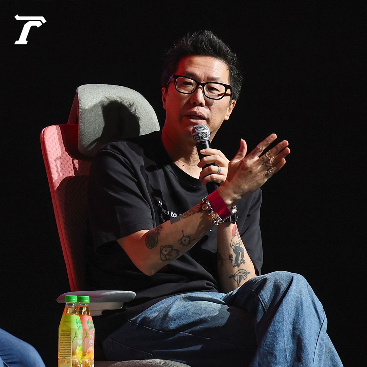 วิชัย มาตกุล Co-founder และ Creative Director of Salmon House
