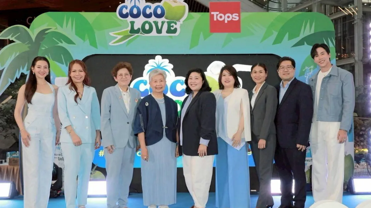 เพื่อสุขภาพ - ศ.ดร.อัจฉรา จันทร์ฉาย จัดงาน “Love yourself, Drink for your health” ชวนคนไทยดื่มน้ำมะพร้าวแท้ 100% โคโคเลิฟ เพื่อสุขภาพที่ดี โดยมี ดร.ณราทิพย์ อร่ามวัฒนานนท์, เบ็ญจรัตน์ พ่อค้า และ ณิศรา ชัยตันติพงศ์ มาร่วมงานด้วย ที่ท็อปส์ สาขาเมกา บางนา วันก่อน.
