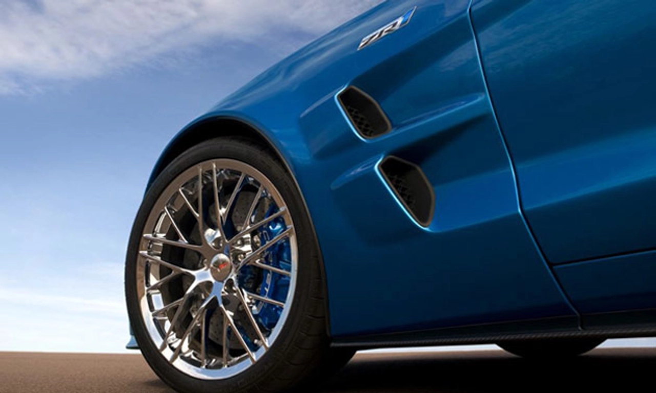 INSIDE CORVETTE ZR1 ENGINE