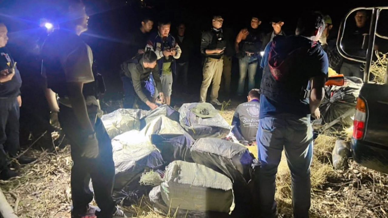 ตำรวจเชียงรายจับกุมขบวนการขนยาเสพติด ยึดไอซ์ 320 กิโลกรัม และยาบ้า 1.9 ล้านเม็ด