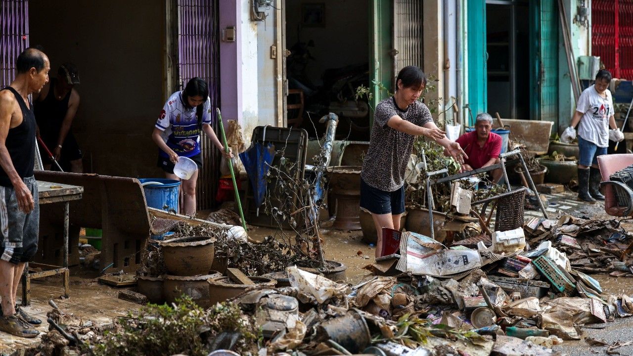 8 มาตรการฟื้นฟูเมืองและเยียวยาคนหาดใหญ่ พร้อมจัด Big Cleaning Day