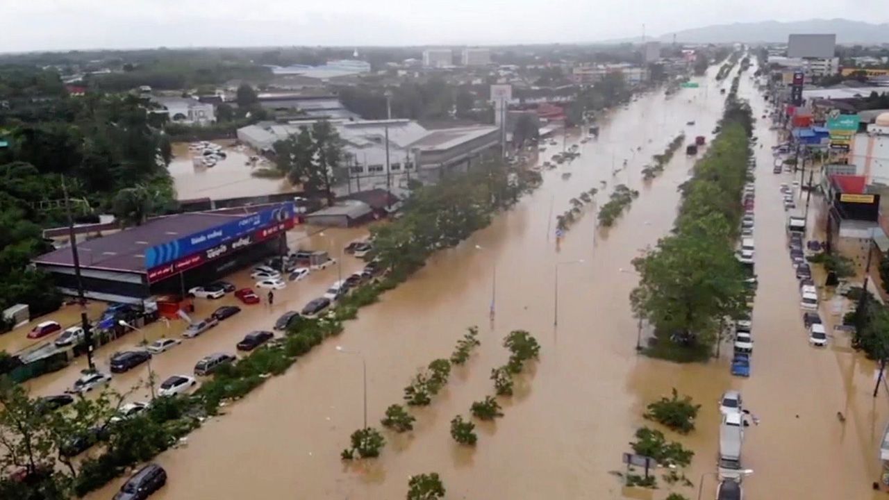 กระทรวงพาณิชย์จัดตั้ง War Room รับมือสถานการณ์น้ำท่วมใต้ เปิดมาตรการช่วยเหลือ 2 เฟส