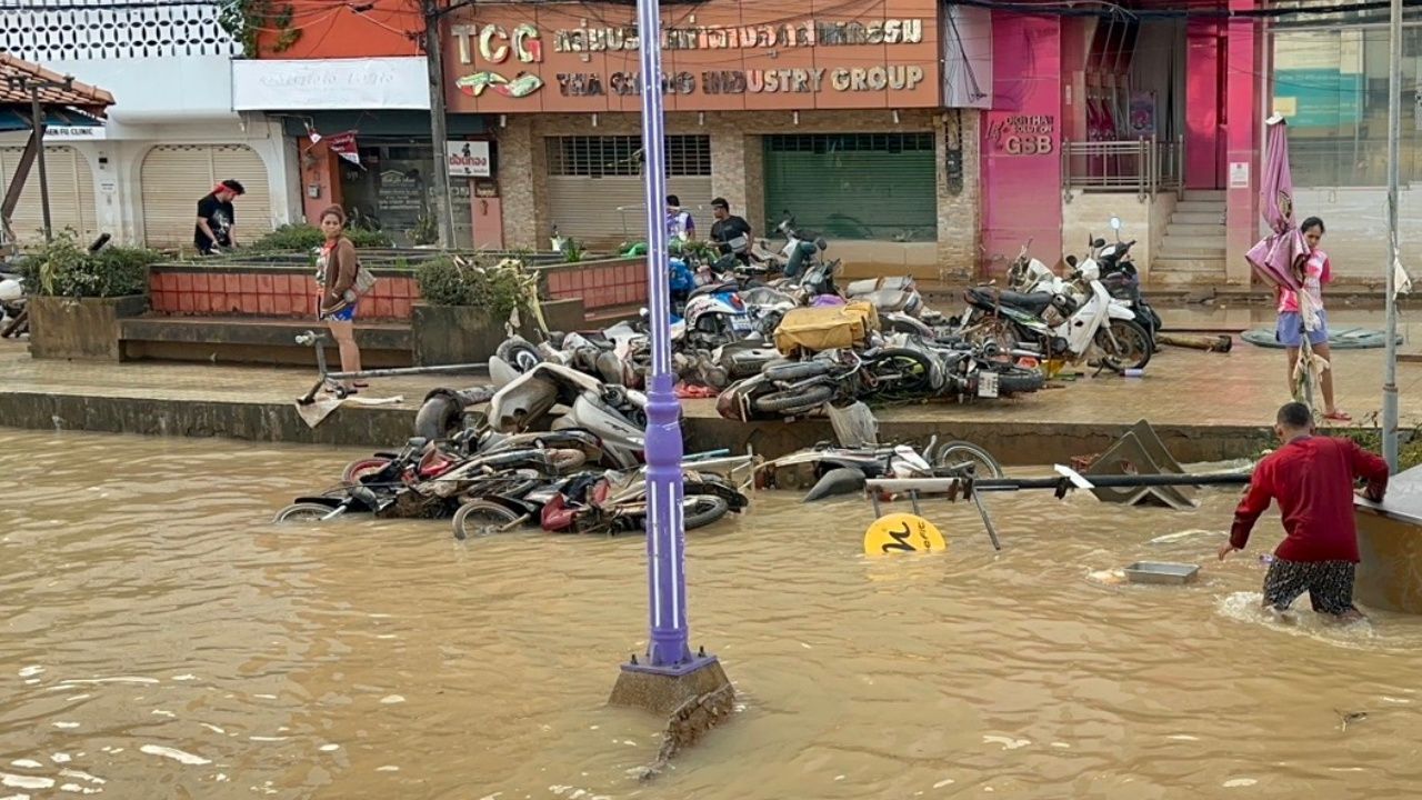 สถานการณ์น้ำท่วมในหาดใหญ่เริ่มดีขึ้น ความเสียหายปรากฏชัด