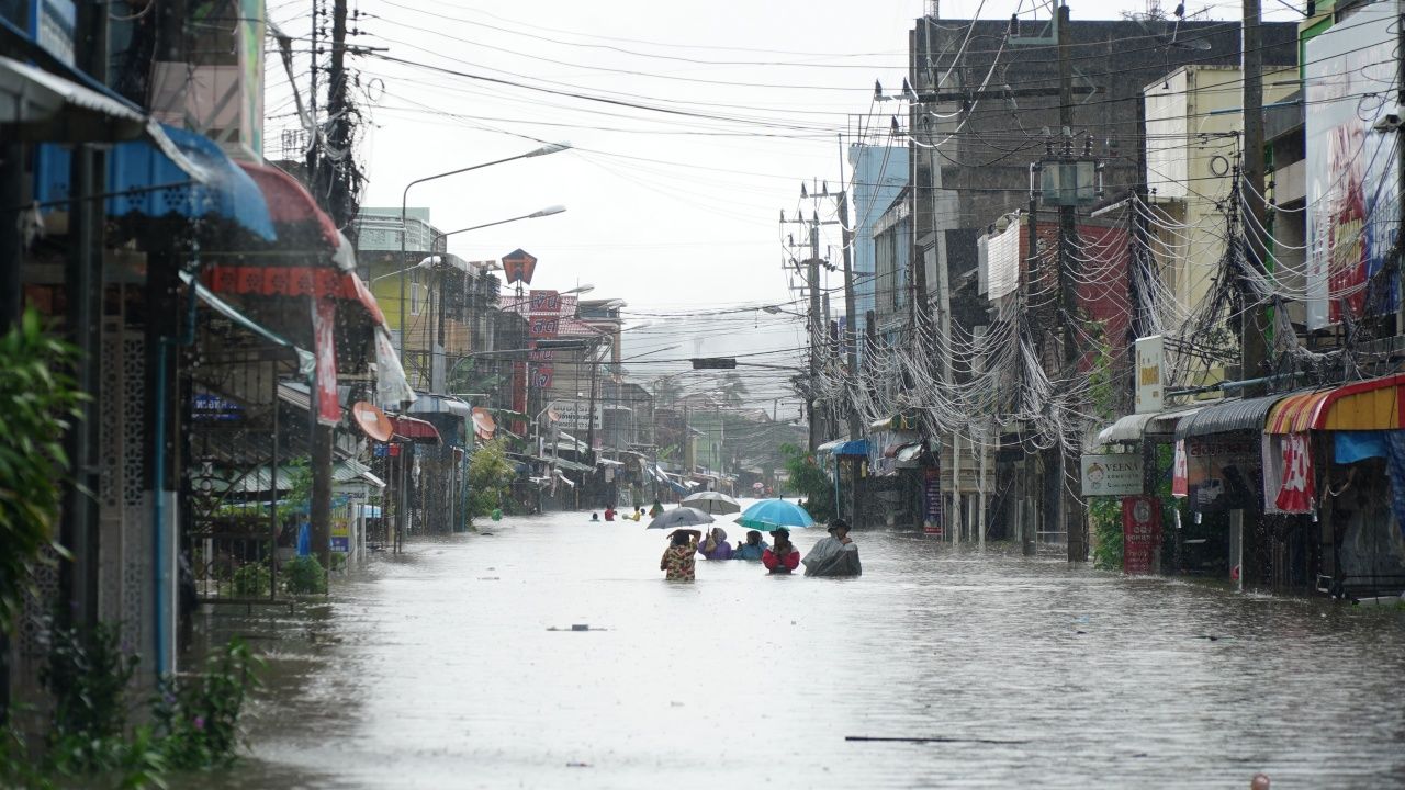 ปภ. แจ้งเตือนแม่น้ำปัตตานีล้นตลิ่งที่ยะลา หลังฝนตกต่อเนื่อง