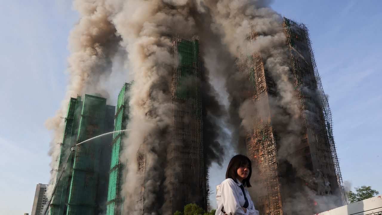 เหตุไฟไหม้ที่อาคารพักอาศัยในฮ่องกง ส่งผลให้มีผู้เสียชีวิต 4 ราย