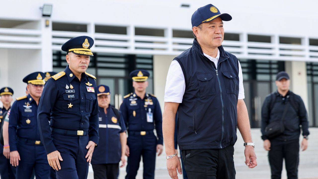 นายกรัฐมนตรีมอบหมายรัฐมนตรีดูแลเยียวยาน้ำท่วมภาคใต้ 8 จังหวัด