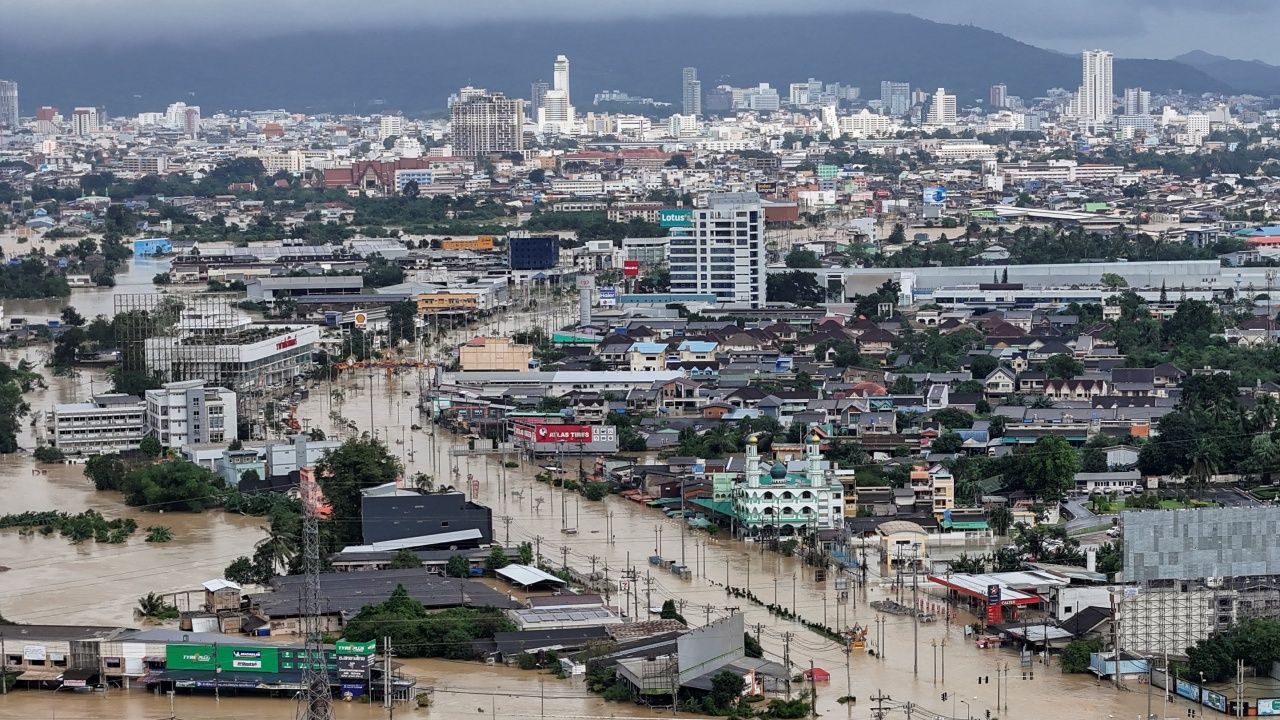 กอ.รมน. ยืนยันไม่มีเฮลิคอปเตอร์ตกช่วยน้ำท่วมหาดใหญ่