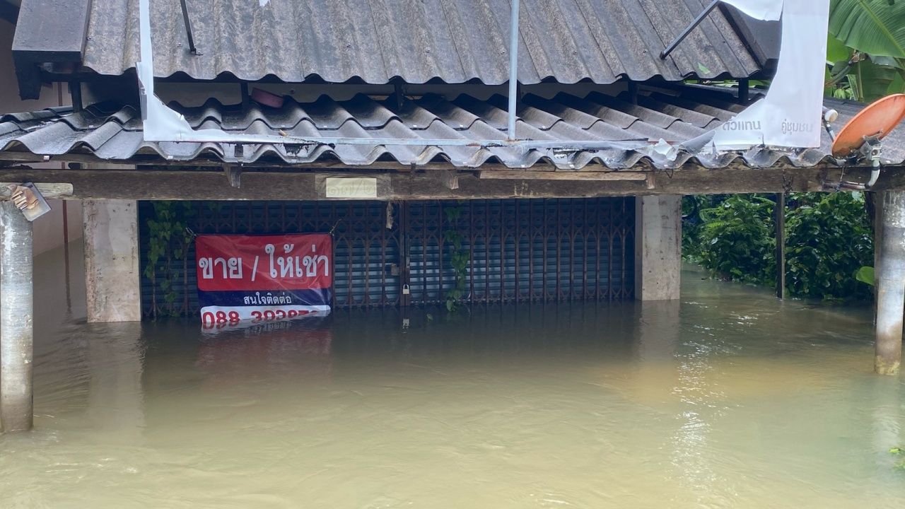 สุไหงโก-ลก ประกาศเตือนอพยพด่วน หลังน้ำท่วมฉับพลัน