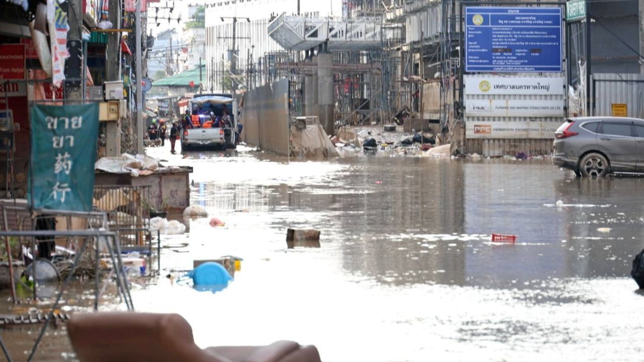 ปภ. รายงานสถานการณ์น้ำท่วม 8 จังหวัดภาคใต้ น้ำลดต่อเนื่อง เร่งฟื้นฟูพื้นที่