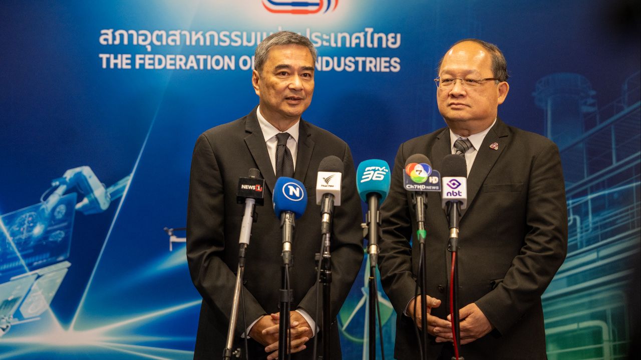 อภิสิทธิ์ ชวน เอกชน-รัฐ หาทางออกจากปัญหาประชานิยม