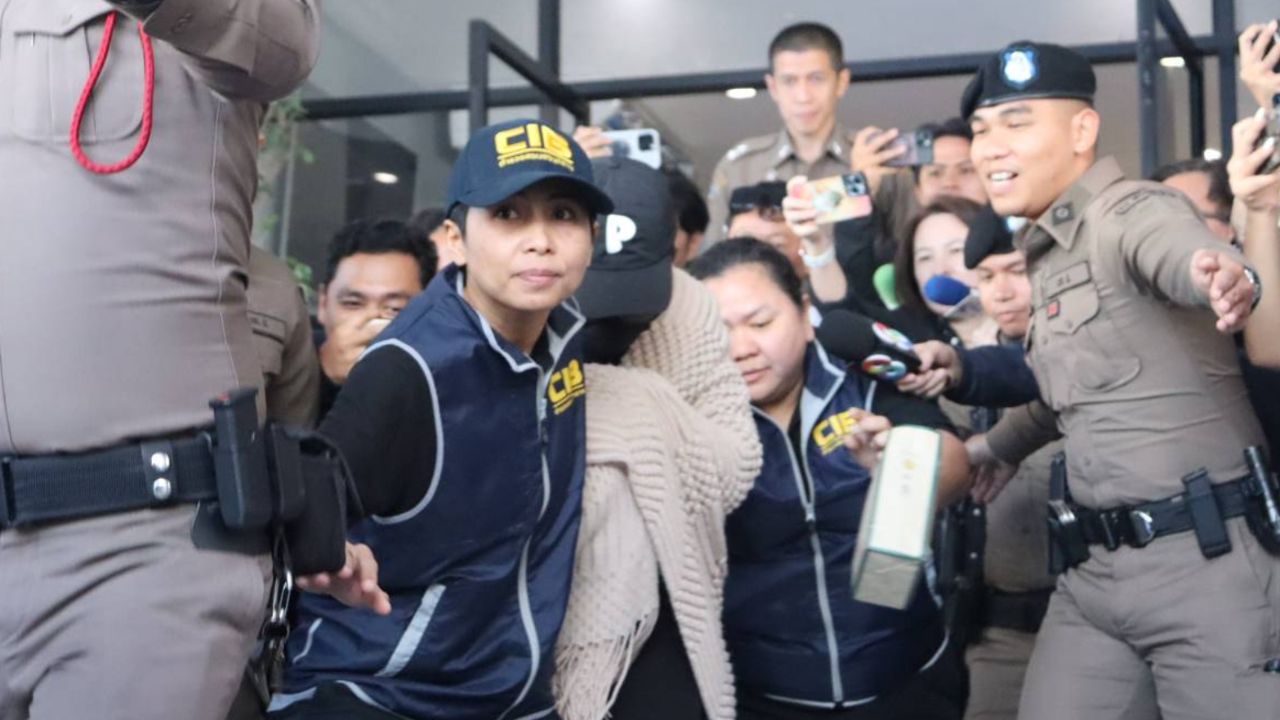 นานา ไรบีนา ถูกฝากขังครั้งแรกที่ศาลอาญา สภาพอิดโรยจากความเครียด